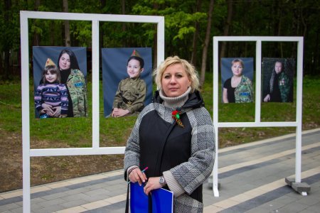 Выставка "Жены героев"